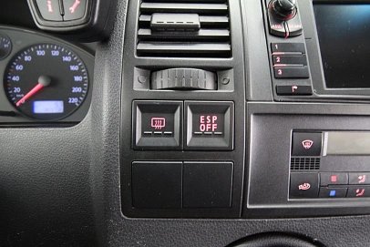 Volkswagen Caravelle, 2006г., передний привод, механика