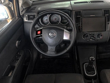 Nissan Tiida, 2008г., передний привод, механика