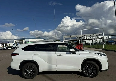 Toyota Highlander, 2026г, полный привод, автомат