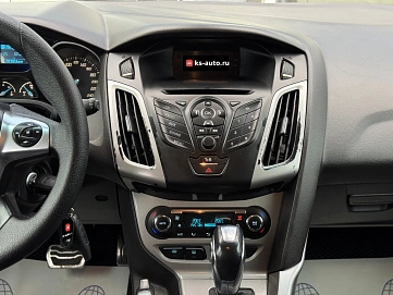 Ford Focus, 2012г., передний привод, робот