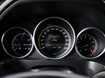 Mercedes-Benz E-Класс, 2015г., задний привод, автомат