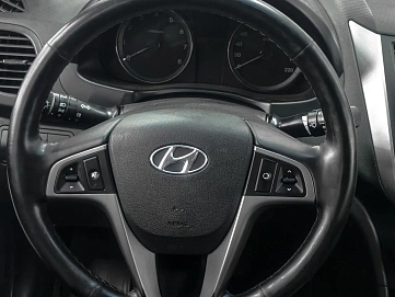 Hyundai Solaris, 2015г., передний привод, автомат