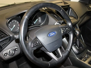 Ford Kuga, 2017г., передний привод, автомат