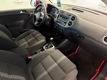 Volkswagen Tiguan, 2011г., полный привод, автомат