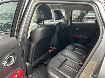 Nissan Juke, 2011г., полный привод, вариатор