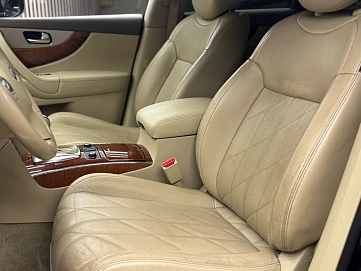 Infiniti QX70, 2016г., полный привод, автомат