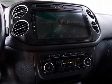 Volkswagen Tiguan, 2012г., полный привод, автомат