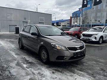 Kia Ceed, 2010г., передний привод, механика