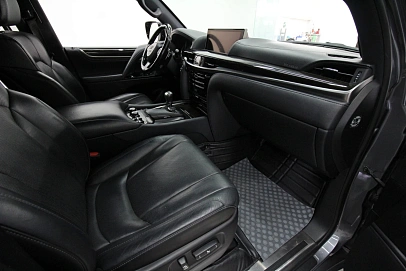 Lexus LX, 2018г., полный привод, автомат