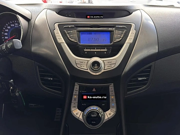 Hyundai Elantra, 2011г., передний привод, автомат
