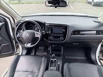 Mitsubishi Outlander, 2016г., полный привод, вариатор