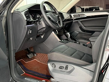 Volkswagen Tayron, 2022г, передний привод, робот