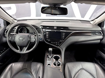 Toyota Camry, 2020г., передний привод, автомат