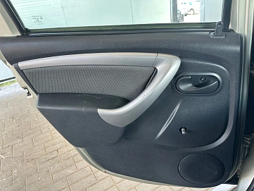 Renault Duster, 2013г., полный привод, механика