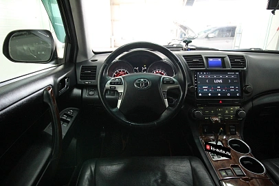 Toyota Highlander, 2011г., полный привод, автомат