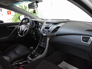 Hyundai Elantra, 2014г., передний привод, механика