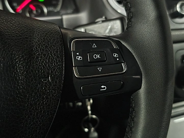 Volkswagen Tiguan, 2012г., передний привод, робот