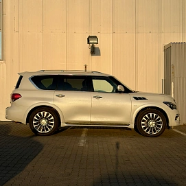 Infiniti QX80, 2017г., полный привод, автомат