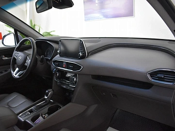 Hyundai Santa Fe, 2019г., передний привод, автомат