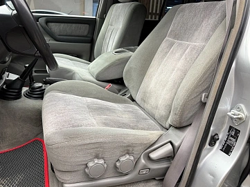 Toyota Land Cruiser, 2006г., полный привод, механика
