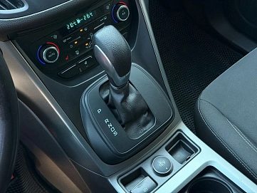 Ford Kuga, 2017г., передний привод, автомат