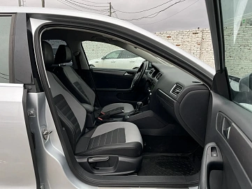 Volkswagen Jetta, 2012г., передний привод, автомат
