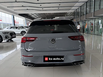 Volkswagen Golf, 2021г., передний привод, робот