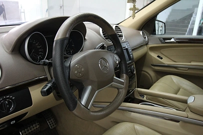 Mercedes-Benz M-Класс, 2010г., полный привод, автомат