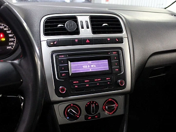Volkswagen Polo, 2013г., передний привод, автомат