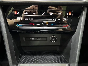 Volkswagen Tiguan, 2022г., передний привод, робот