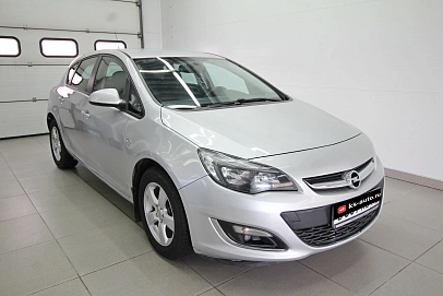 Opel Astra, 2012г., передний привод, механика