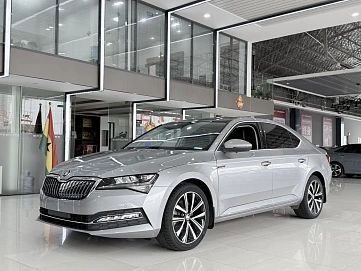 Skoda Superb, 2022г., передний привод, робот