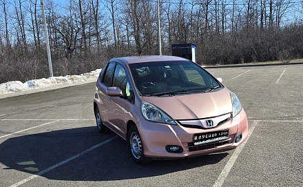 Honda Fit, 2012г., передний привод, вариатор