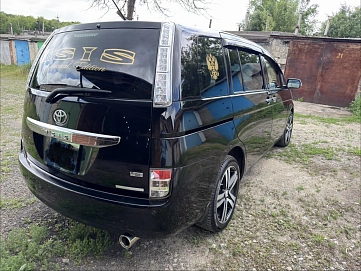 Toyota ISis, 2012г., передний привод, вариатор