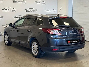 Renault Megane, 2010г., передний привод, механика
