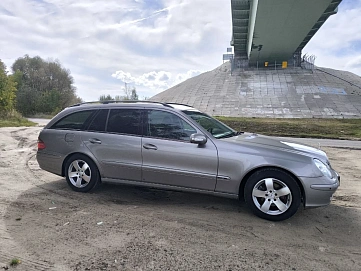 Mercedes-Benz E-Класс, 2003г., задний привод, автомат