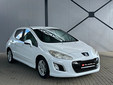 Peugeot 308, 2011г., передний привод, автомат