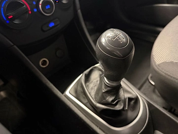Hyundai Solaris, 2013г., передний привод, механика