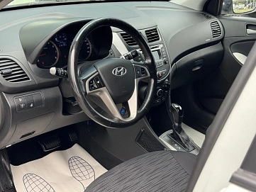 Hyundai Solaris, 2016г., передний привод, автомат