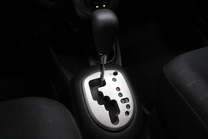 Toyota Yaris, 2008г., передний привод, робот