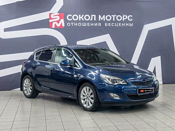 Opel Astra, 2010г., передний привод, автомат