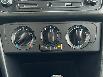 Volkswagen Polo, 2016г., передний привод, автомат