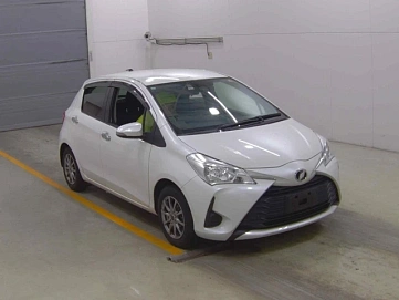 Toyota Vitz, 2017г, передний привод, вариатор