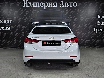 Hyundai Elantra, 2015г., передний привод, автомат