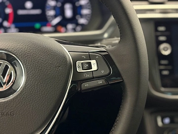 Volkswagen Tiguan, 2017г., полный привод, робот