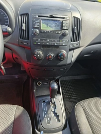 Hyundai i30, 2010г., передний привод, автомат