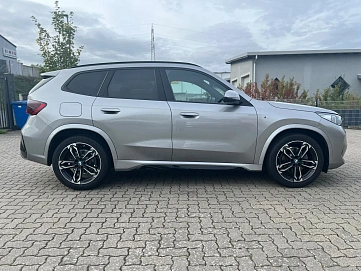 BMW X1, 2023г, передний привод, робот