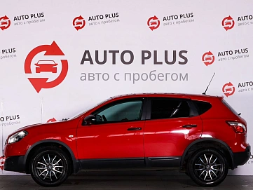 Nissan Qashqai, 2013г., передний привод, вариатор