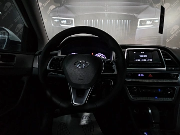 Hyundai Sonata, 2018г., передний привод, автомат