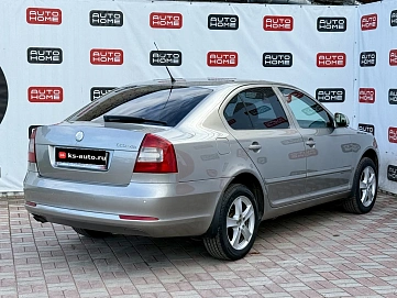 Skoda Octavia, 2009г., передний привод, робот